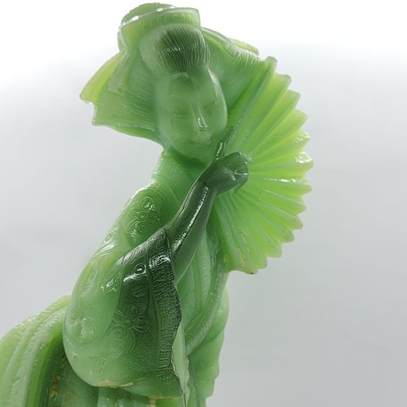 vintage Japanese Geisha with fan and parasol Jade green figure on a stand Italy. - Picture 5 of 15